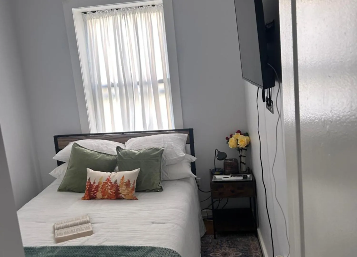 Simple Elegant Living Daire New York